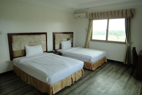 Clark Renaissance Hotel (Santol)